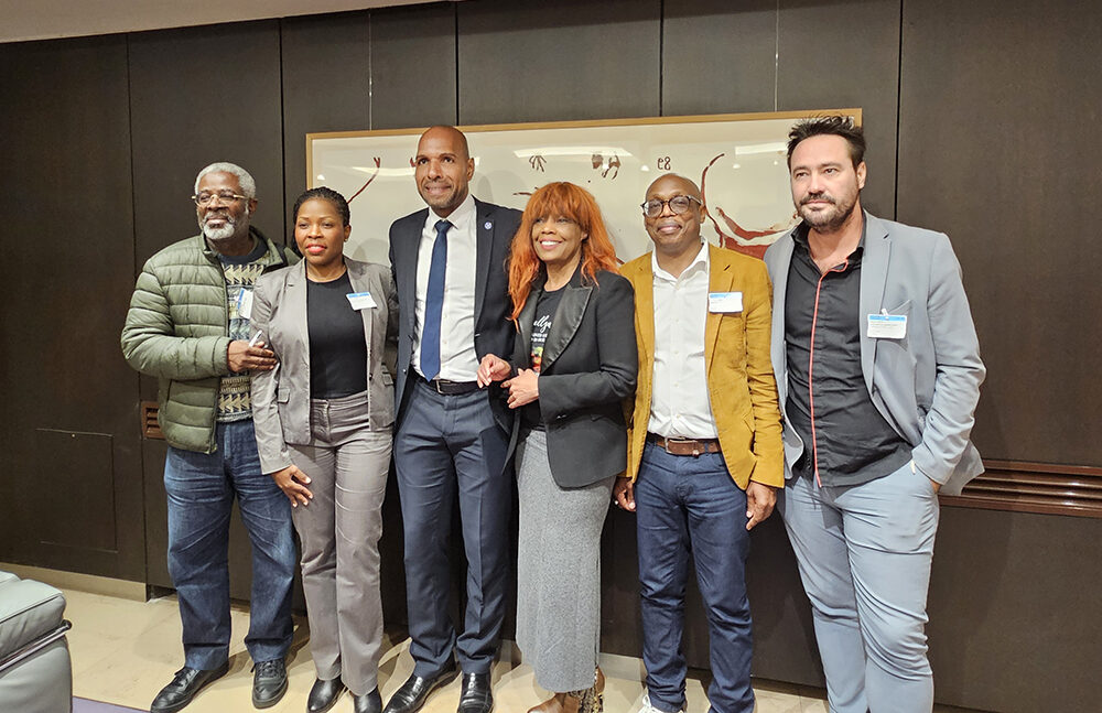 KreyolXlab-Kreyollywood Pose des intervenants du colloque autour de la discrimination linguistique avec le Député Serva (Guadeloupe)